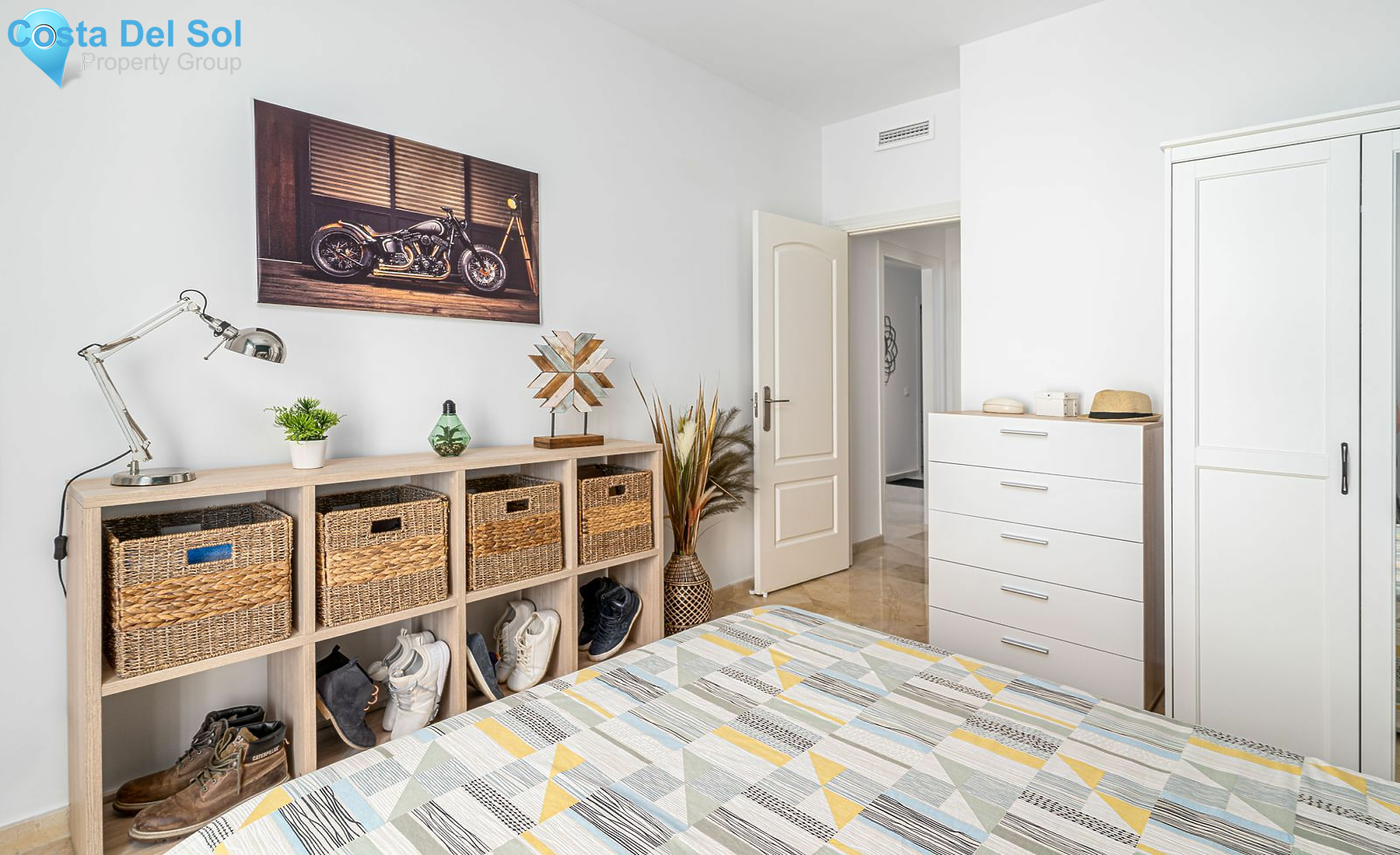 Middle Floor Apartment in La Duquesa-1481300