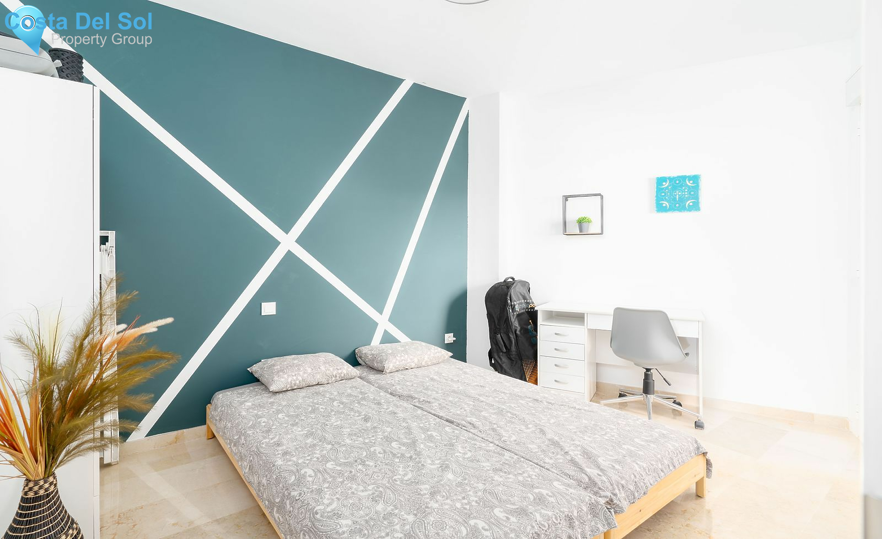 Middle Floor Apartment in La Duquesa-1481302