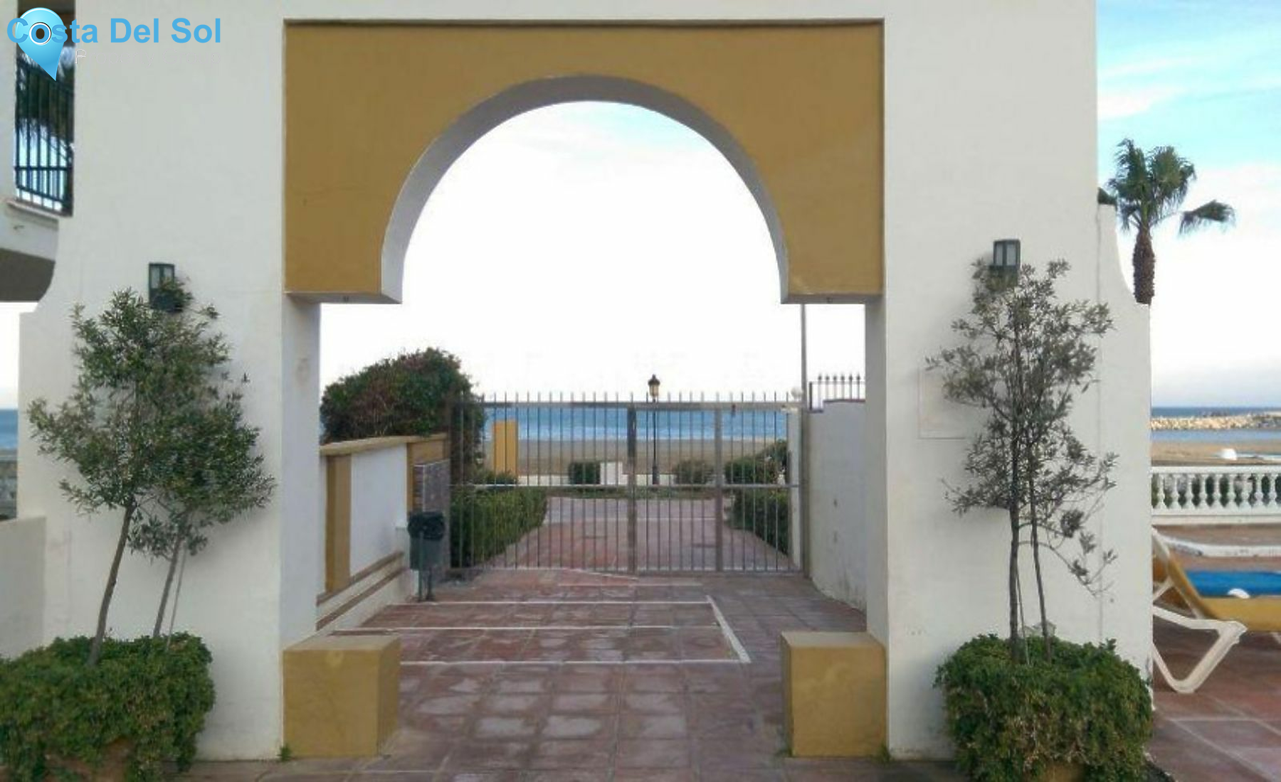 Middle Floor Apartment in La Duquesa-1544628