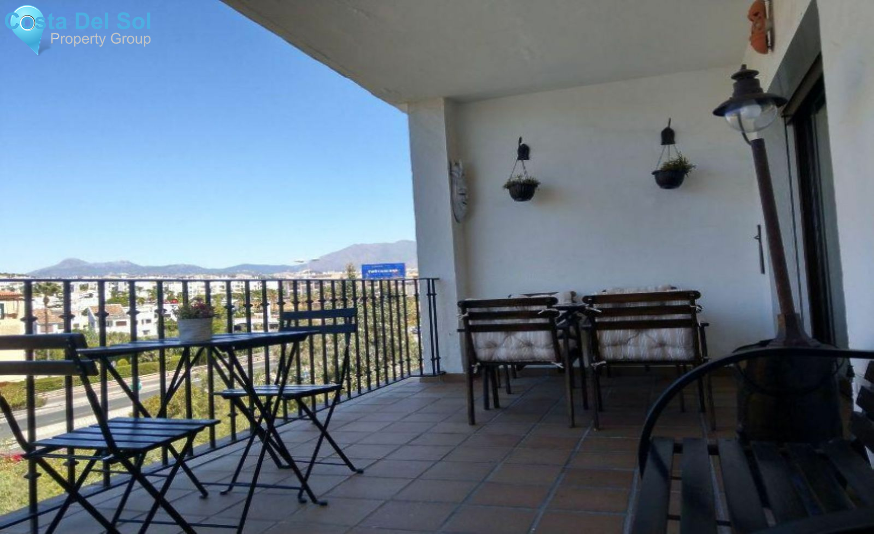 Middle Floor Apartment in La Duquesa-1544629
