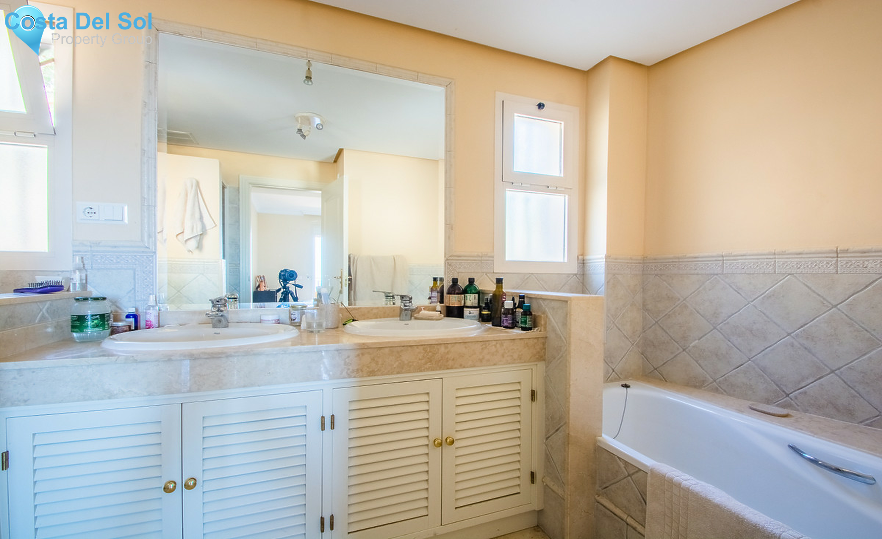 Middle Floor Apartment in La Mairena-721109