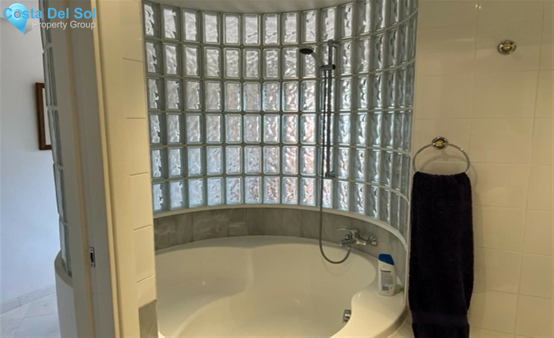 Middle Floor Apartment in La Mairena-1459227