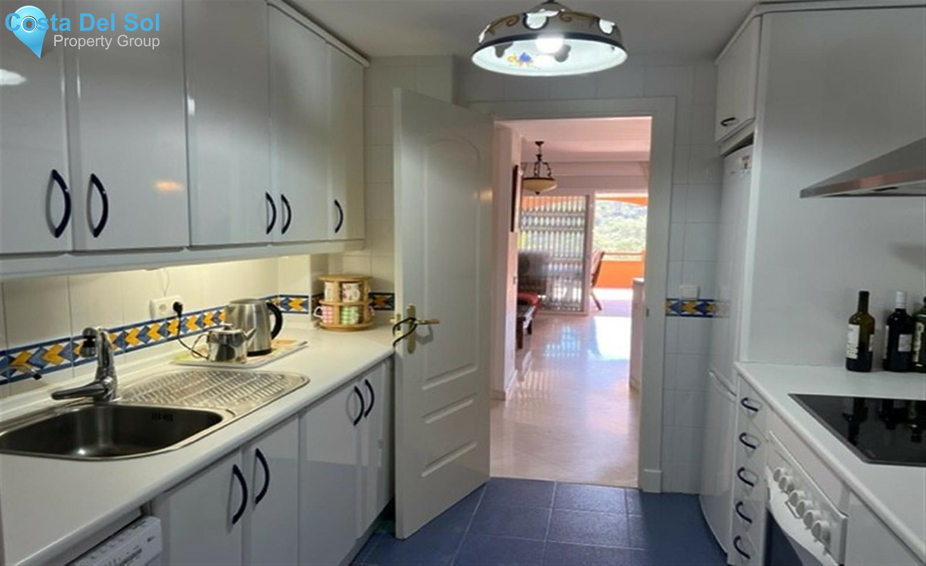 Middle Floor Apartment in La Mairena-1459216