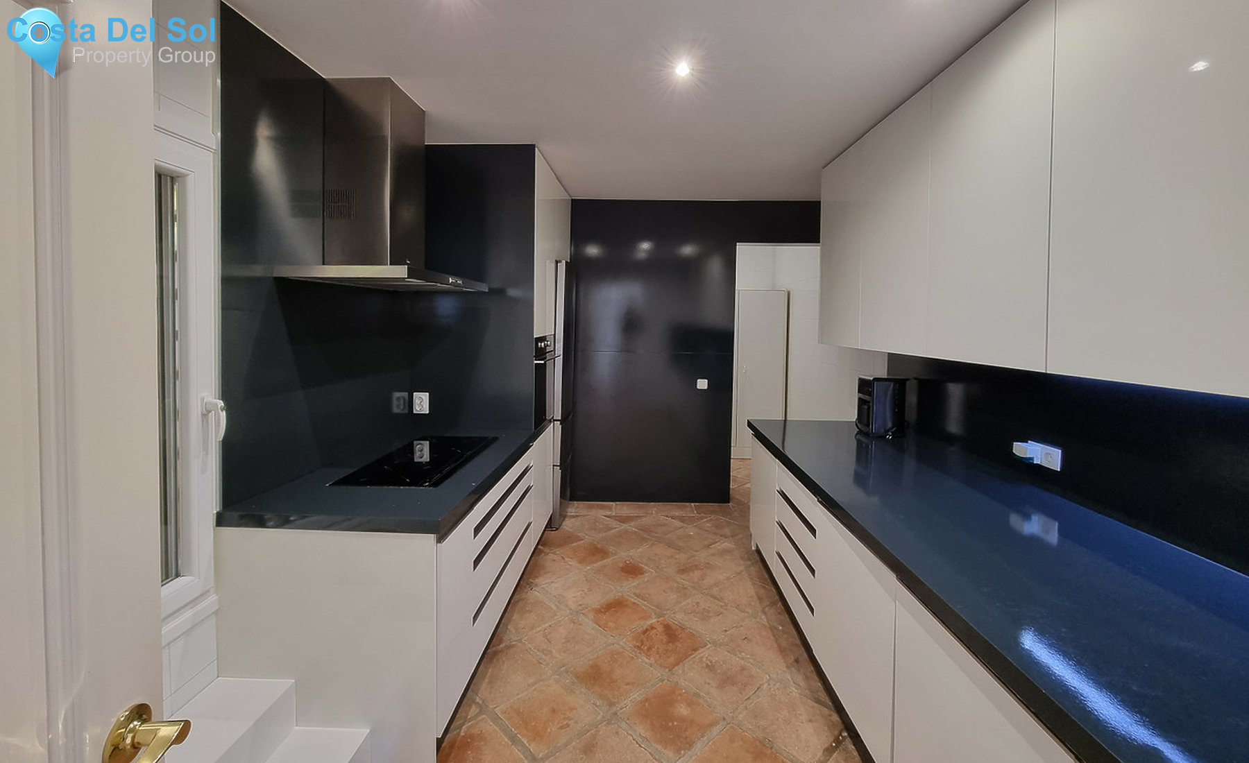 Middle Floor Apartment in La Mairena-1529184