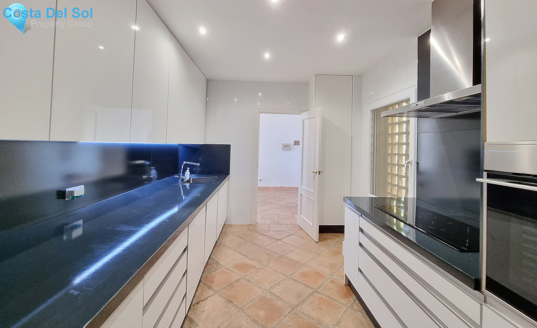 Middle Floor Apartment in La Mairena-1529170