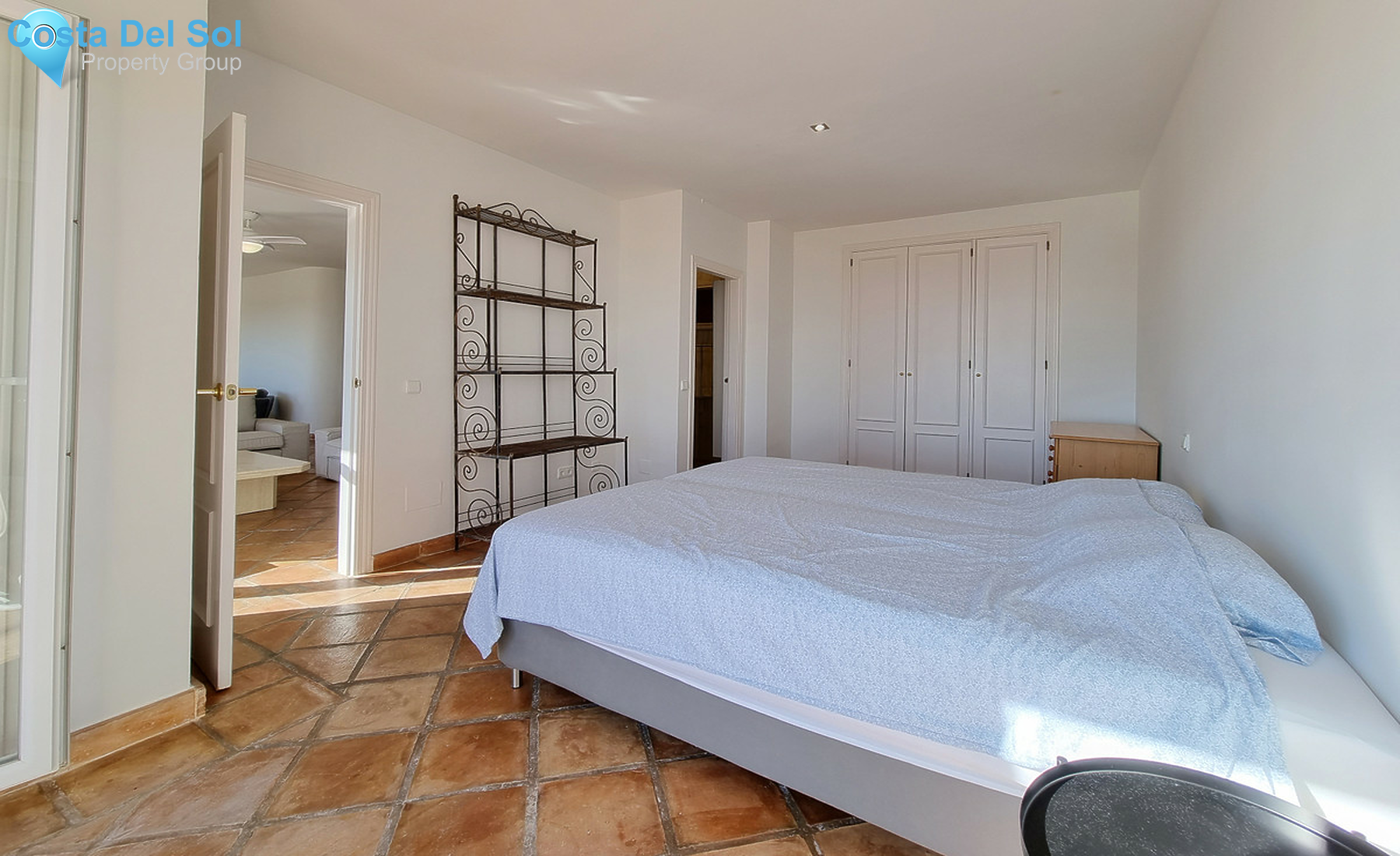 Middle Floor Apartment in La Mairena-1529172