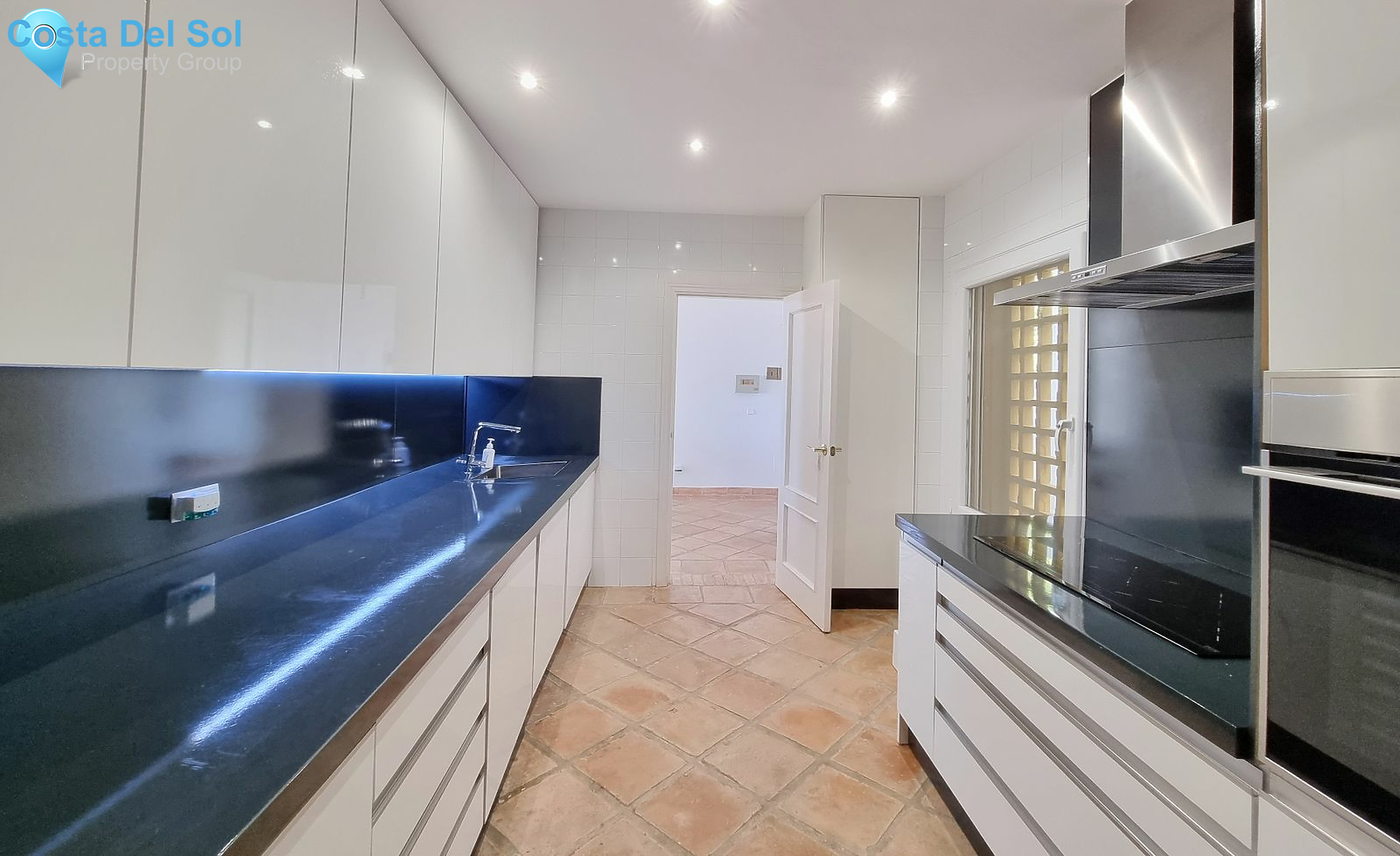 Middle Floor Apartment in La Mairena-1481212