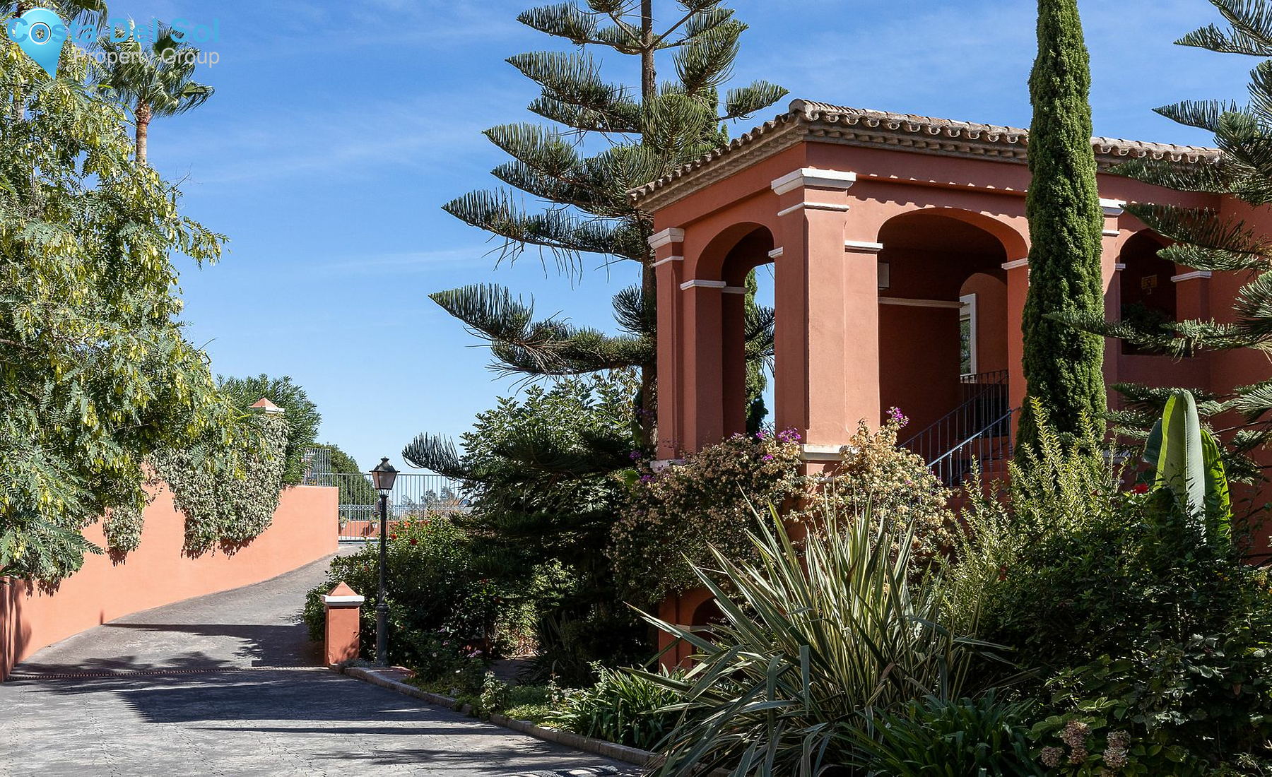 Middle Floor Apartment in La Mairena-1518451