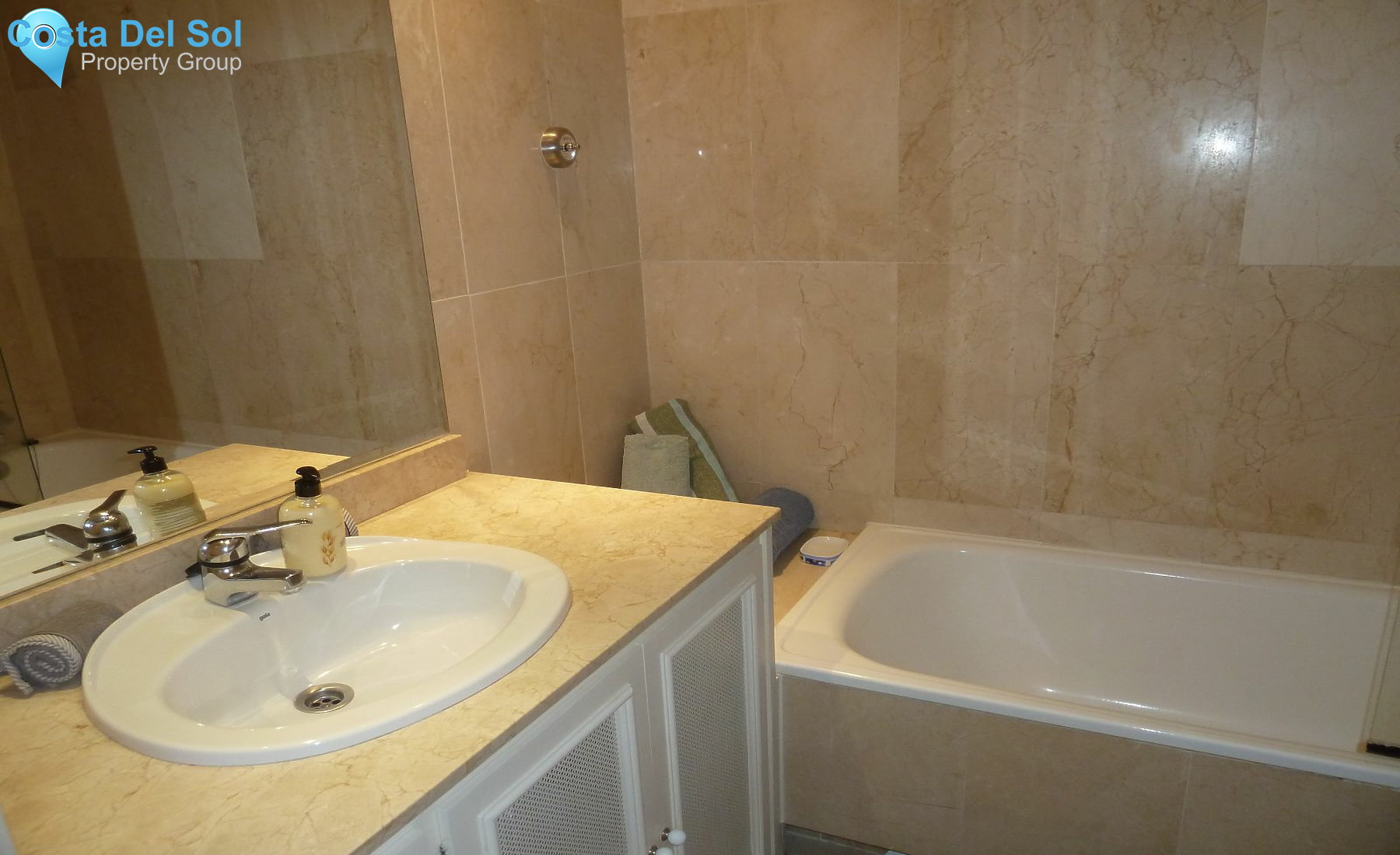 Middle Floor Apartment in La Quinta-1154215