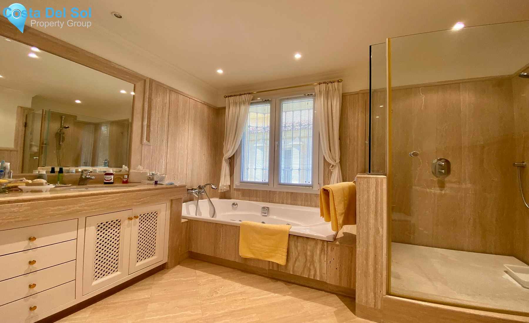 Middle Floor Apartment in Las Brisas-1417539