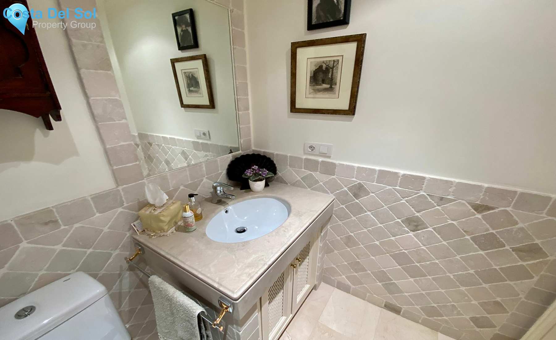 Middle Floor Apartment in Las Brisas-1417540