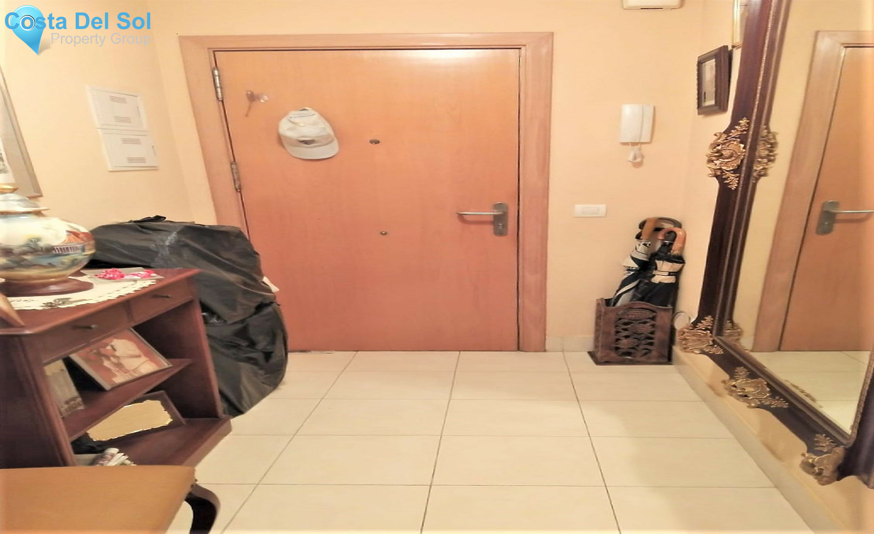 Middle Floor Apartment in Las Lagunas-1461283