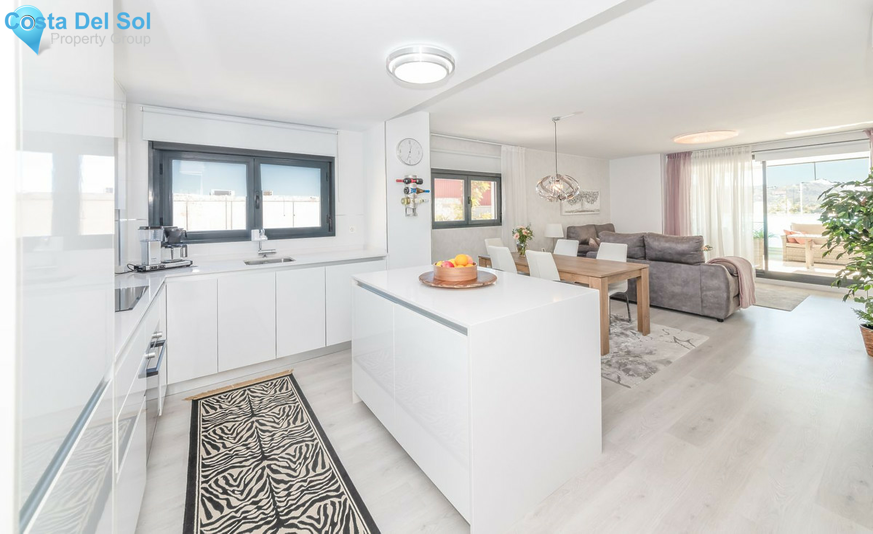 Middle Floor Apartment in Las Lagunas-1542759