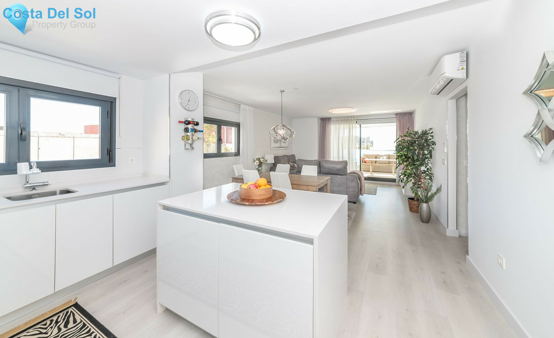 Middle Floor Apartment in Las Lagunas-1542763