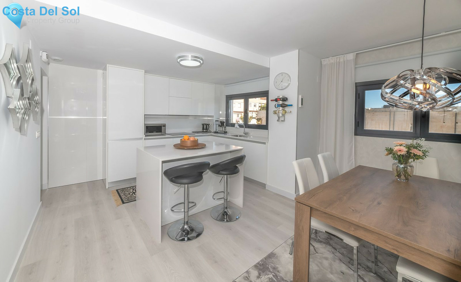 Middle Floor Apartment in Las Lagunas-1542764