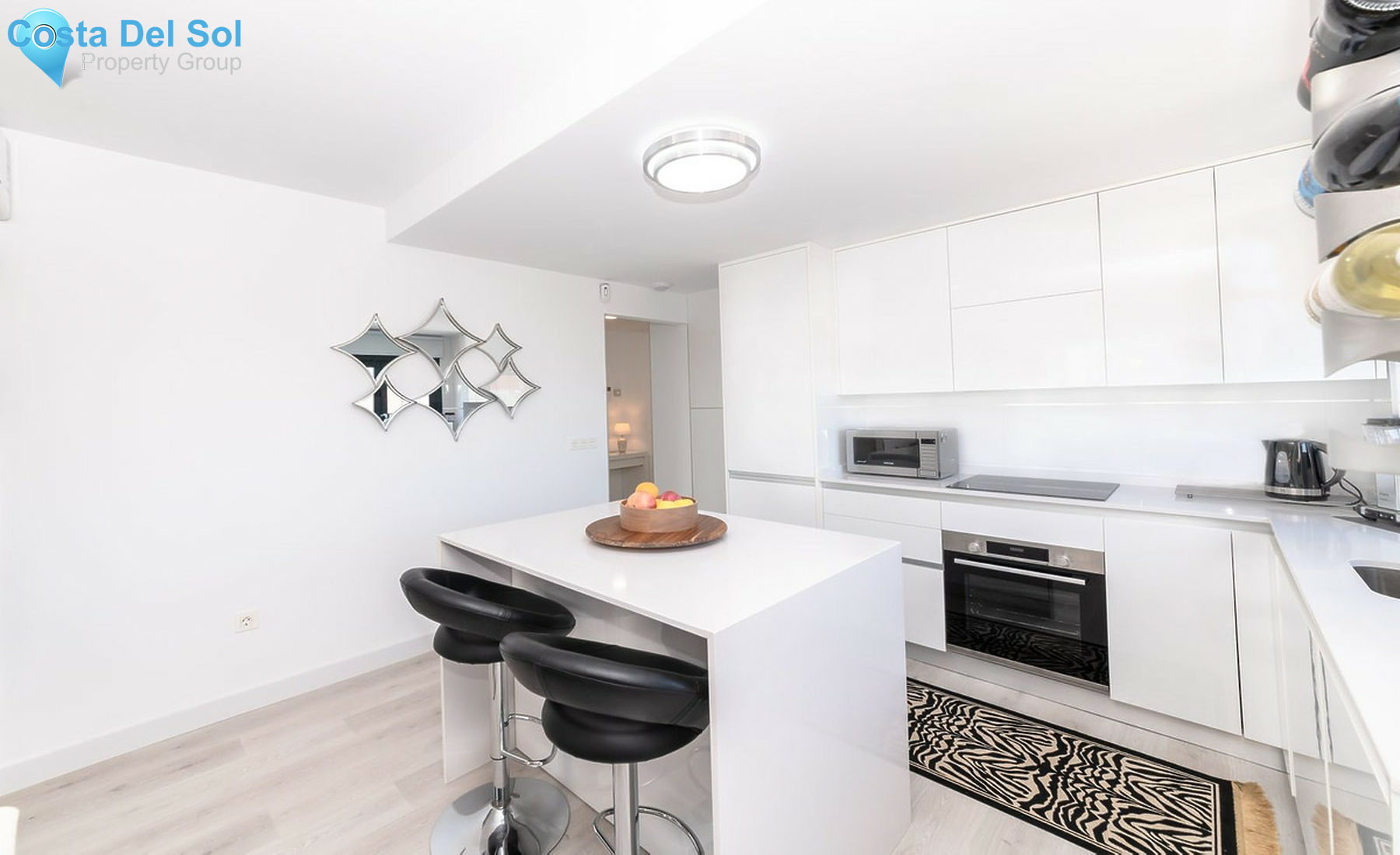 Middle Floor Apartment in Las Lagunas-1542765