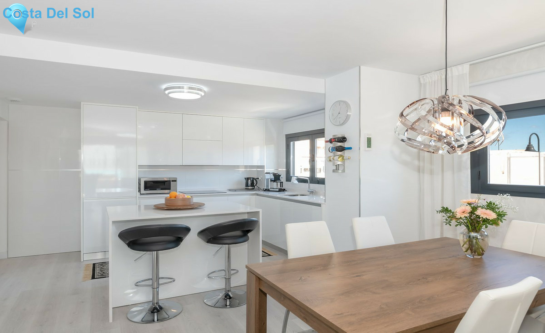 Middle Floor Apartment in Las Lagunas-1542767