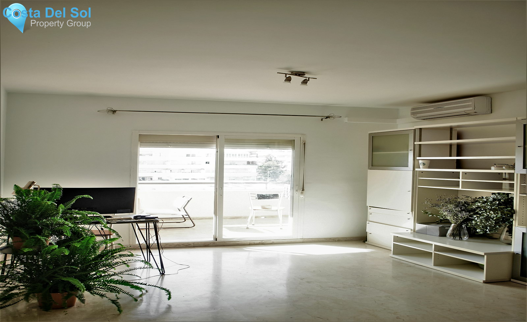 Middle Floor Apartment in Las Lagunas-1196005