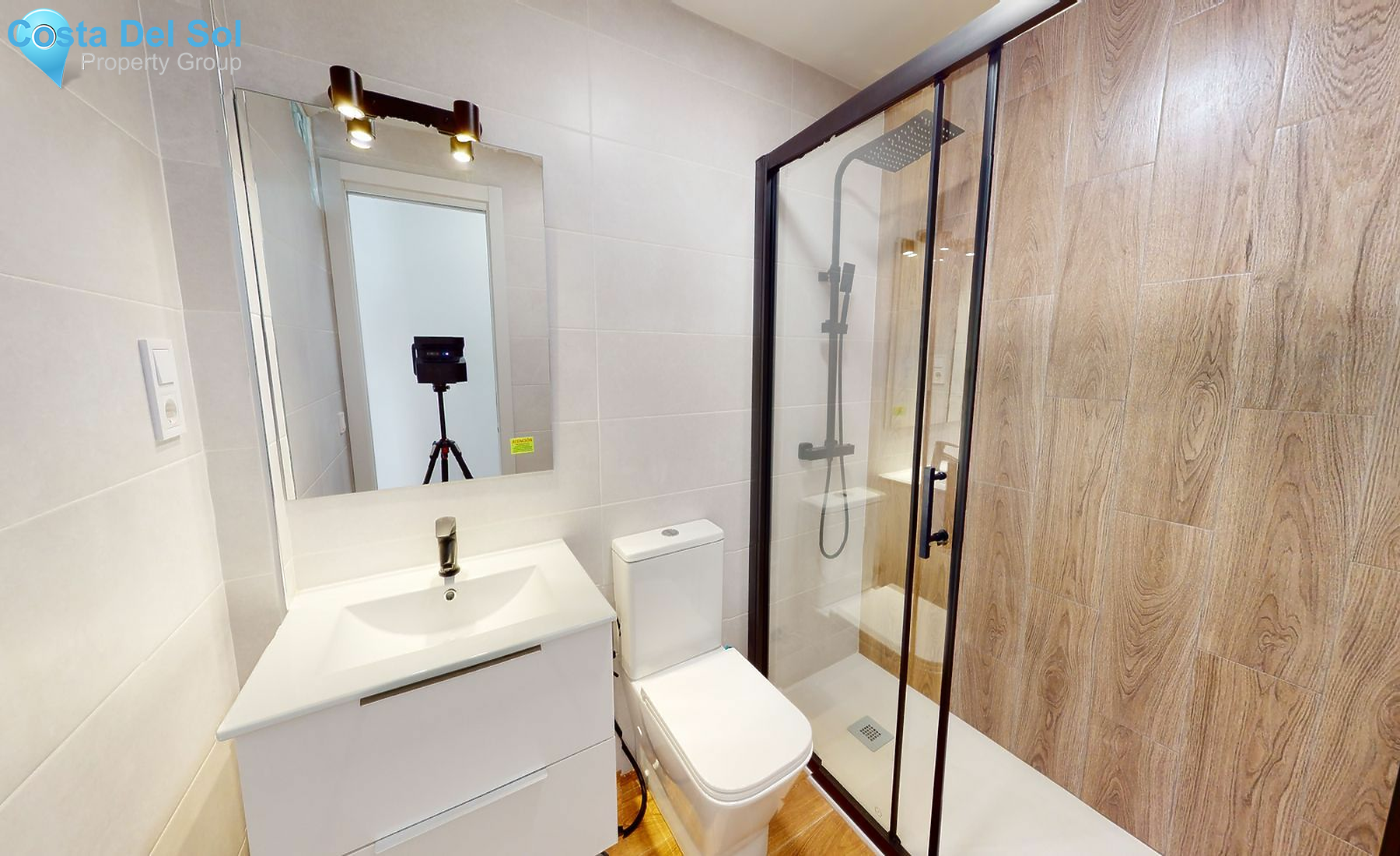 Middle Floor Apartment in Las Lagunas-1491875