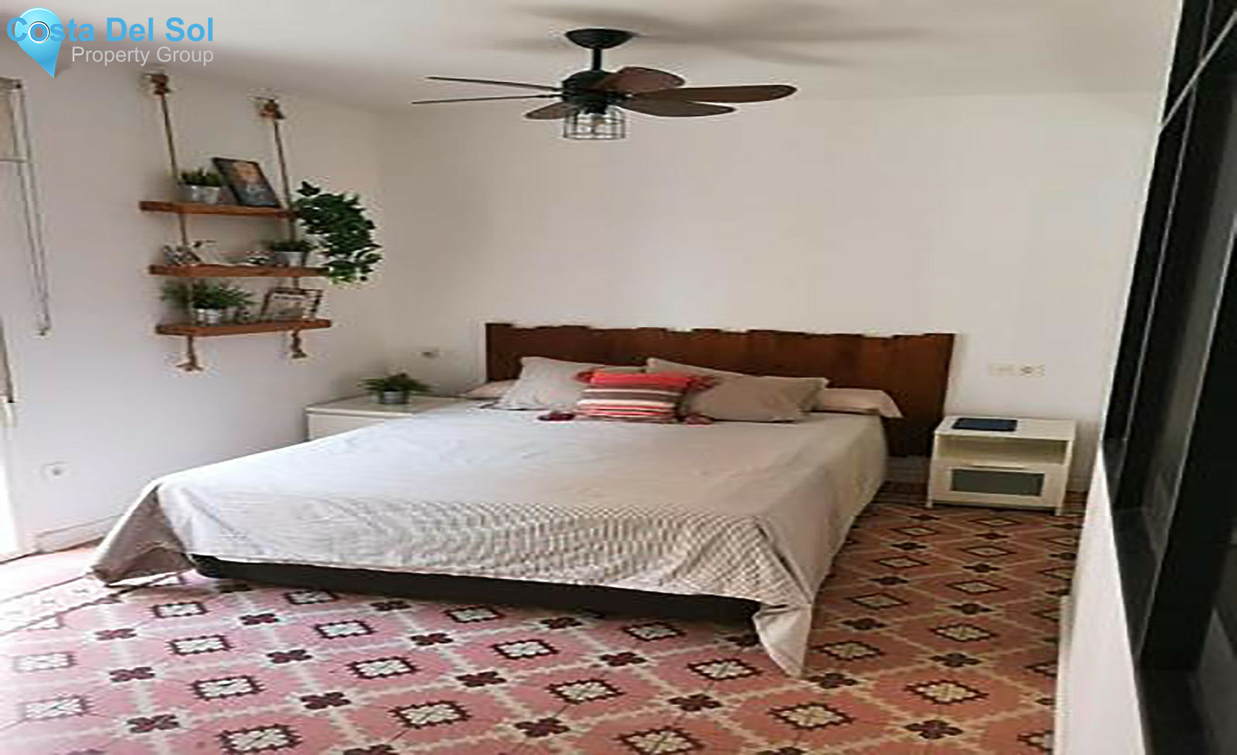 Middle Floor Apartment in Malaga Centro-1278975