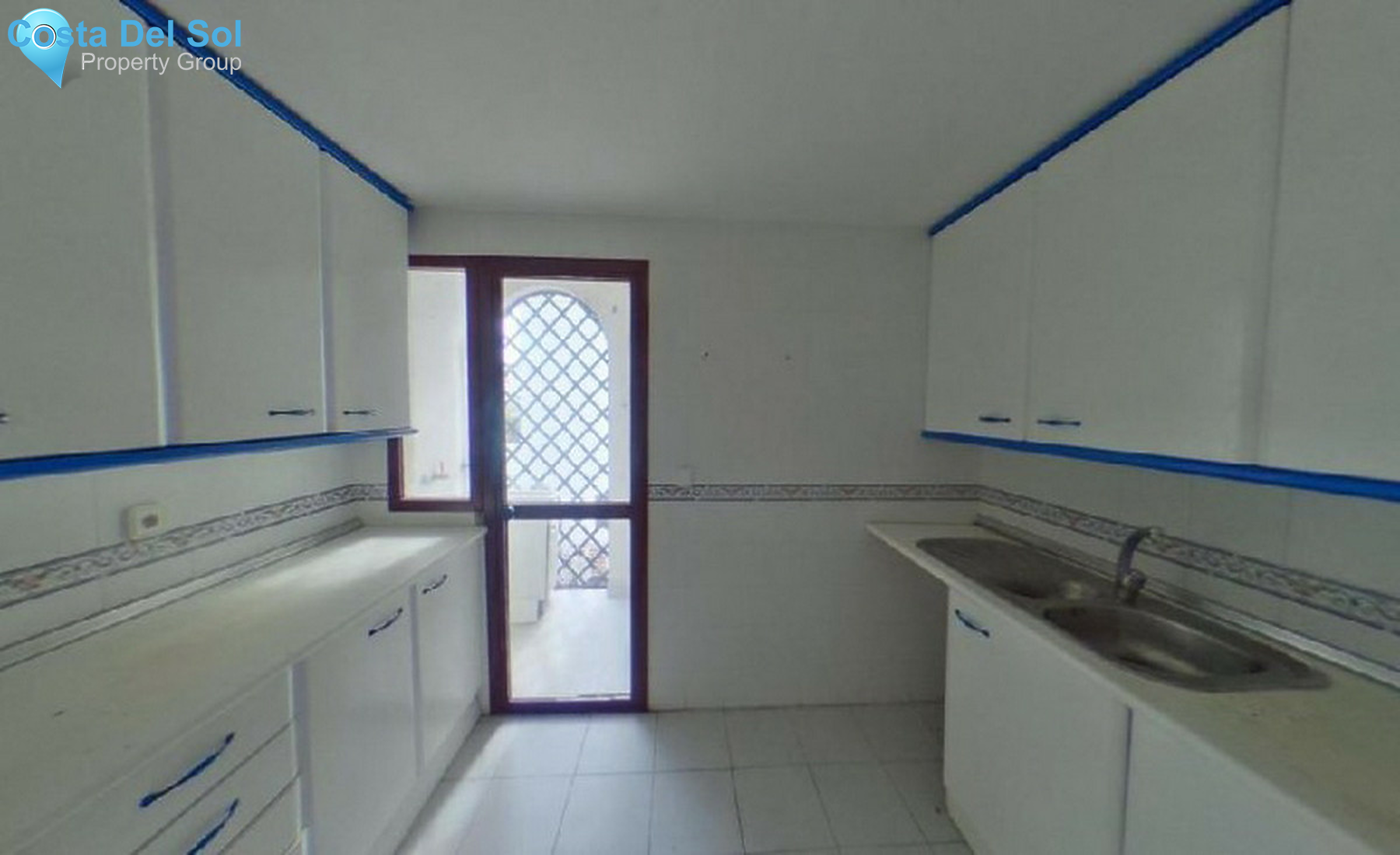 Middle Floor Apartment in Marbella-1250146