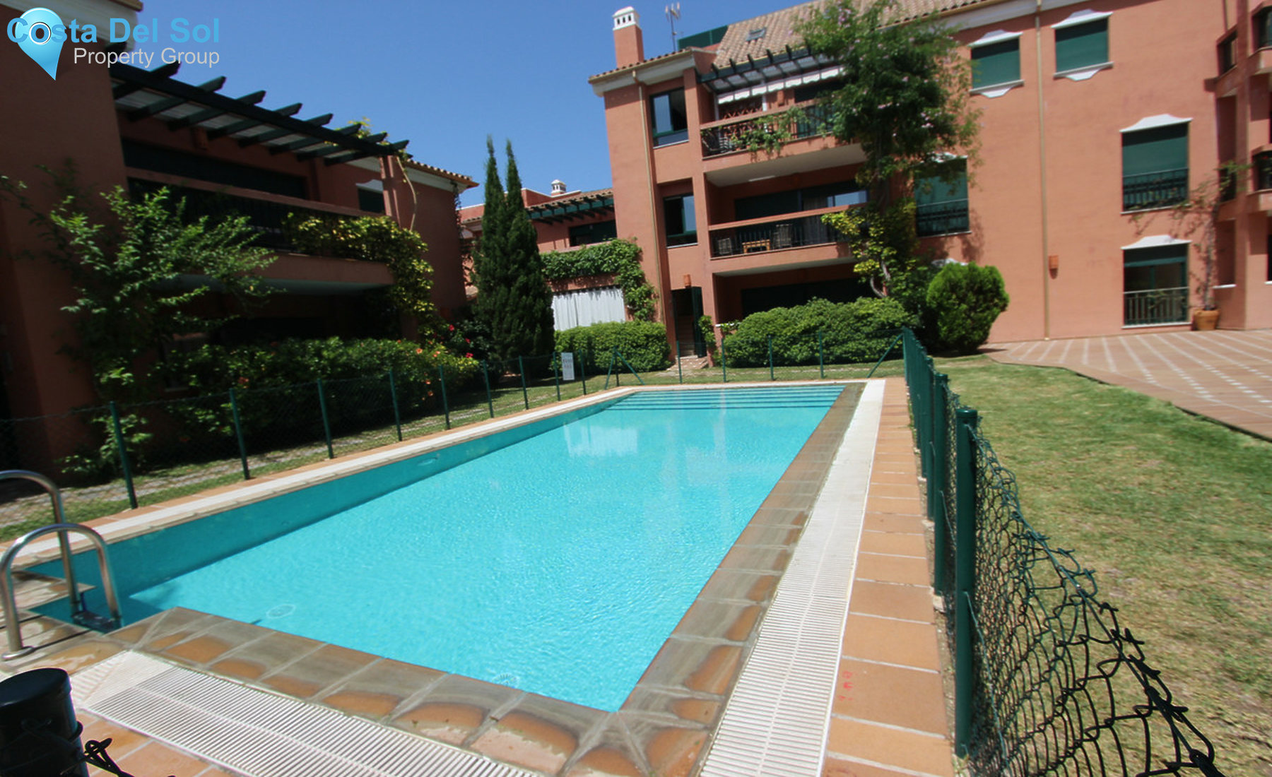 Middle Floor Apartment in Marbella-1369133