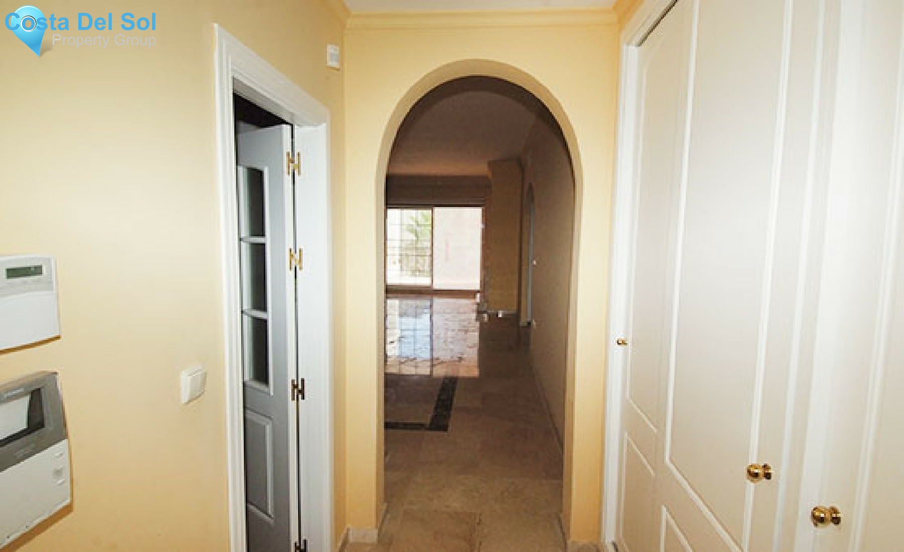Middle Floor Apartment in Marbella-1435289