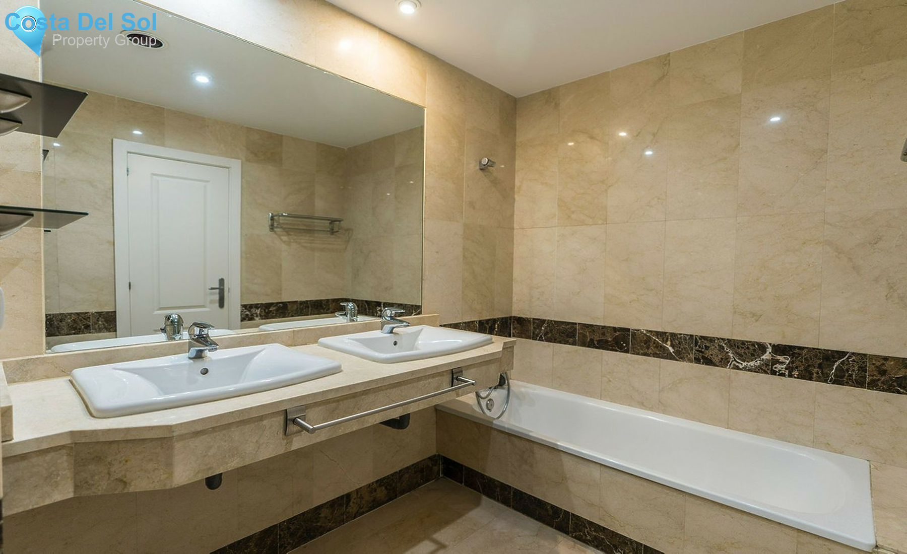Middle Floor Apartment in Marbella-1436182