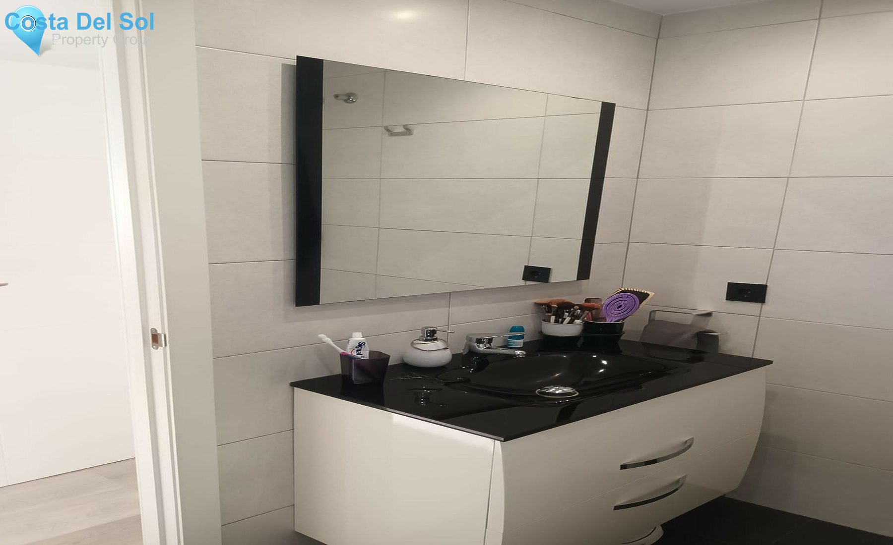 Middle Floor Apartment in Marbella-1476036