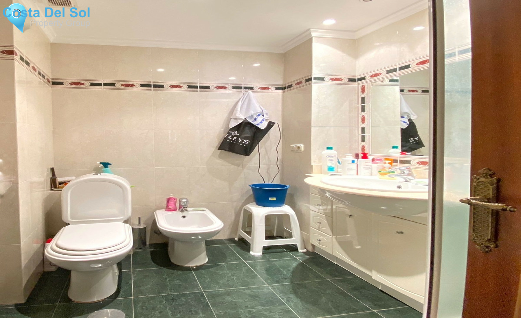 Middle Floor Apartment in Marbella-1479111