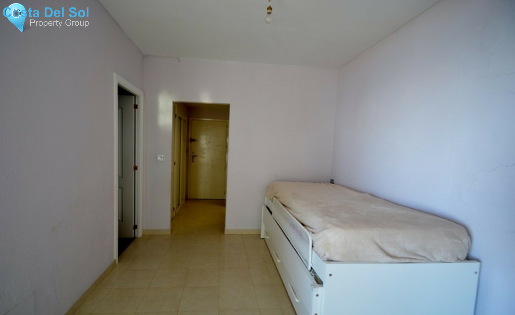Middle Floor Apartment in Marbella-1500658