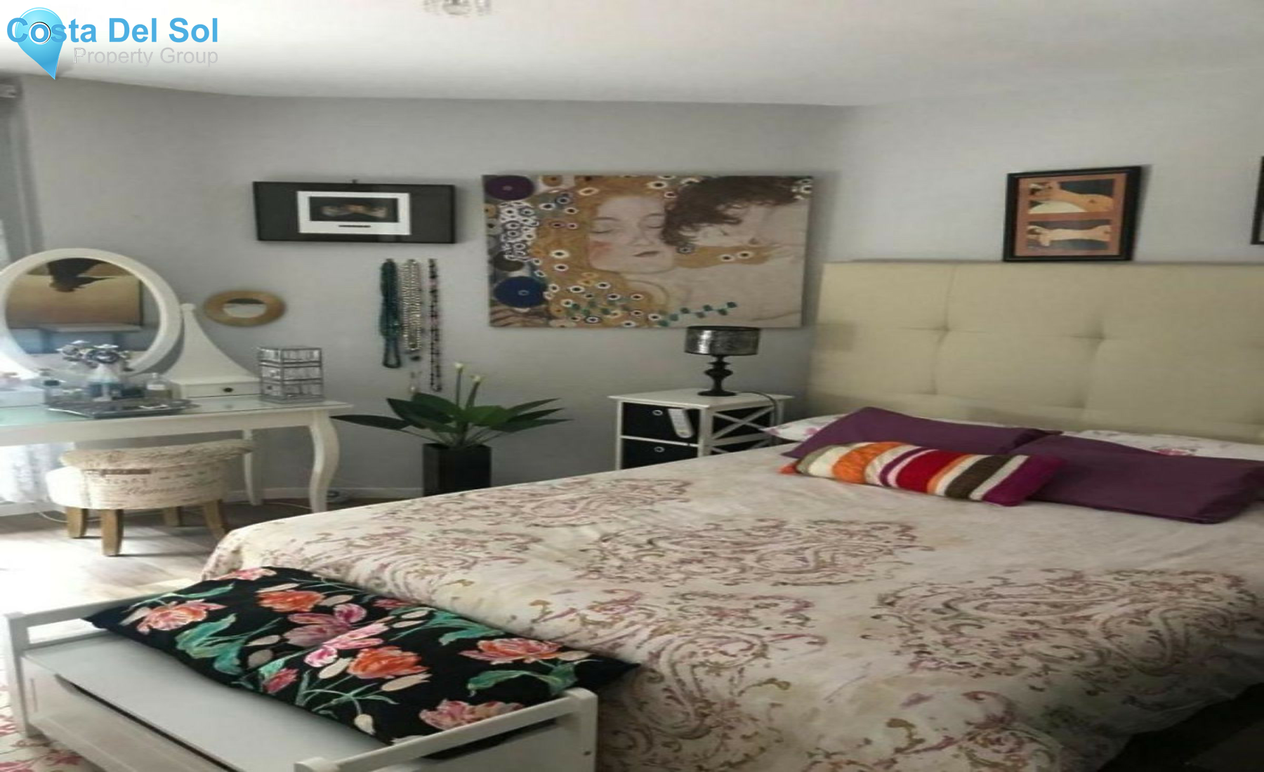 Middle Floor Apartment in Marbella-1510656