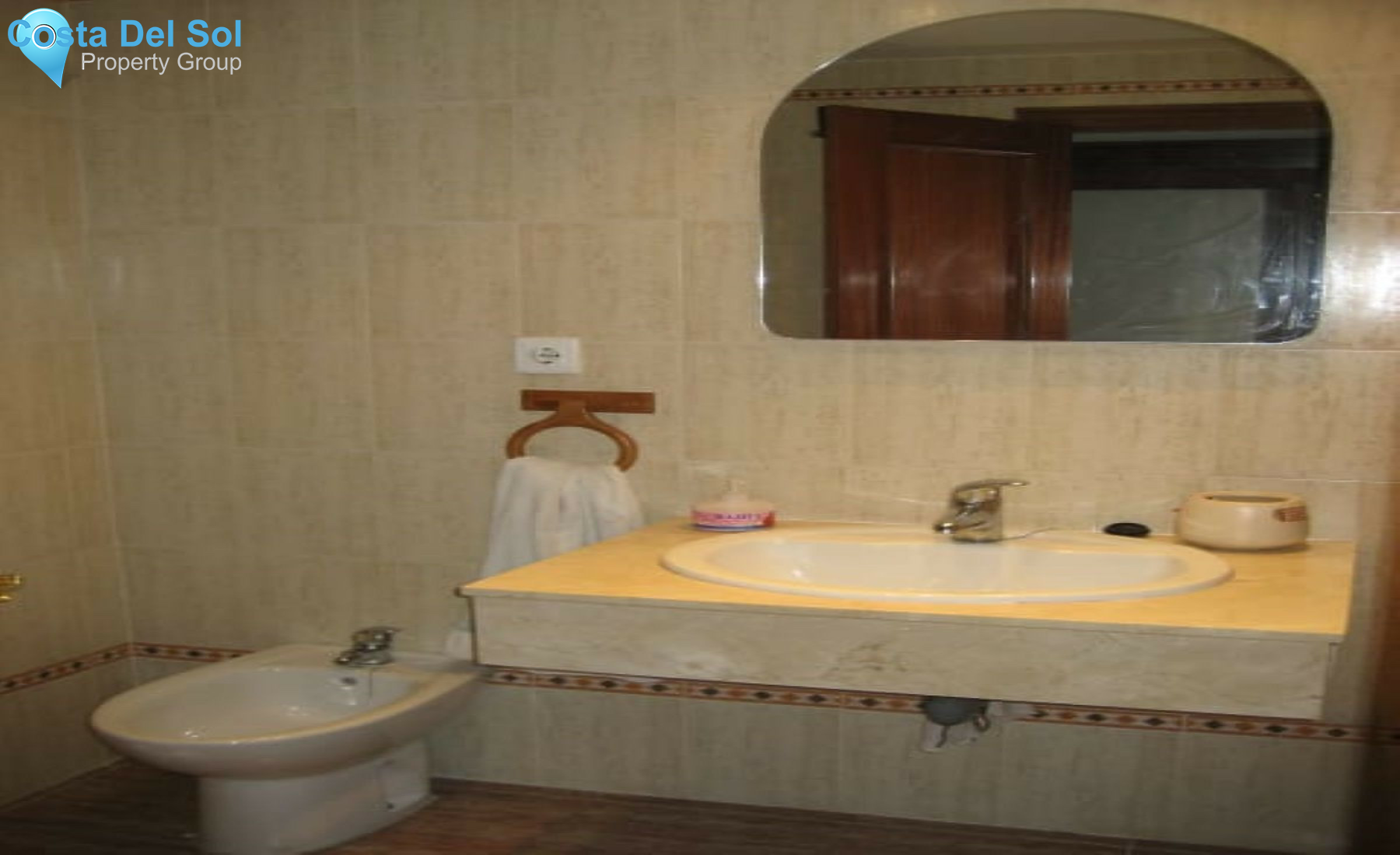 Middle Floor Apartment in Marbella-1523702