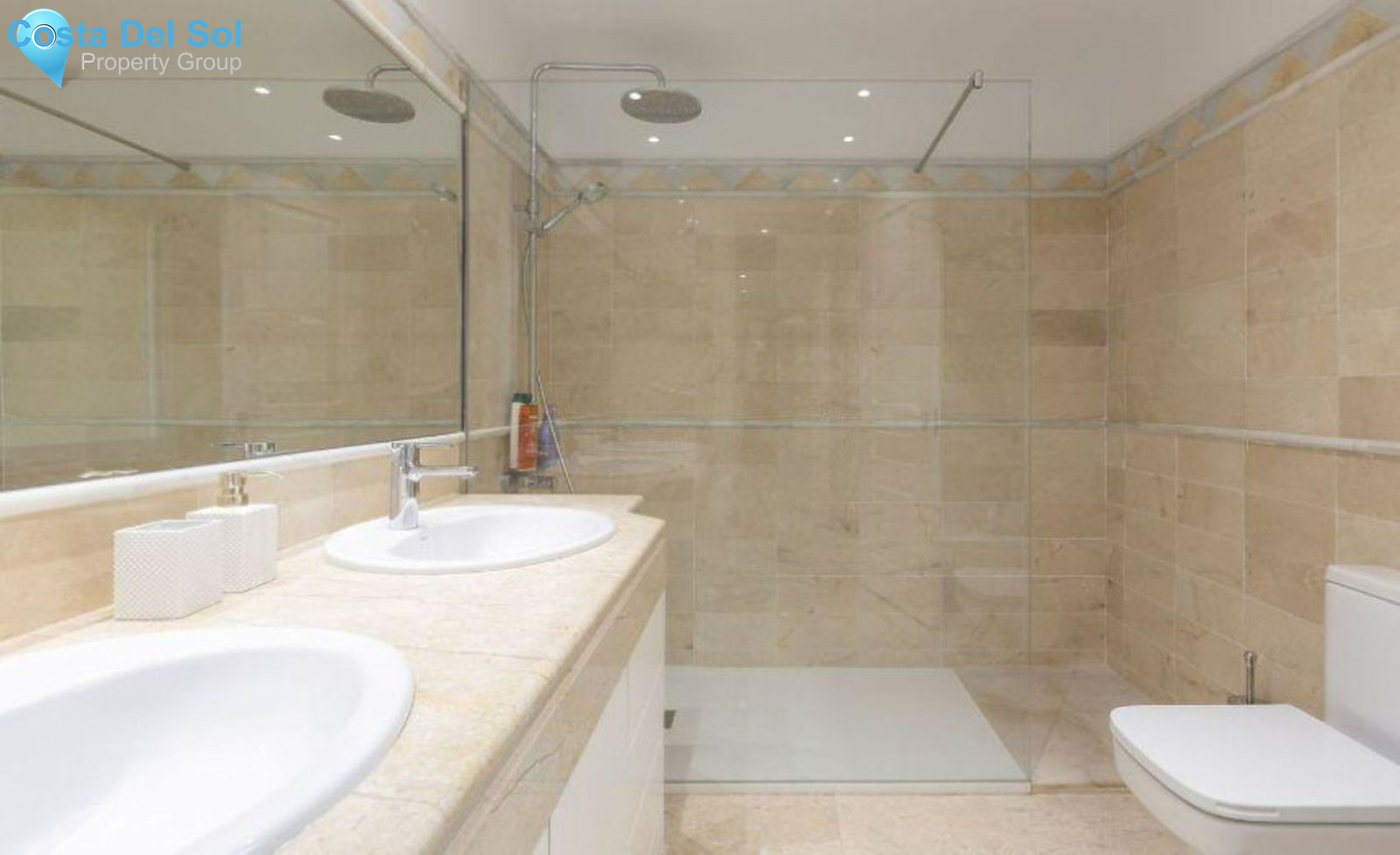 Middle Floor Apartment in Marbella-1536048