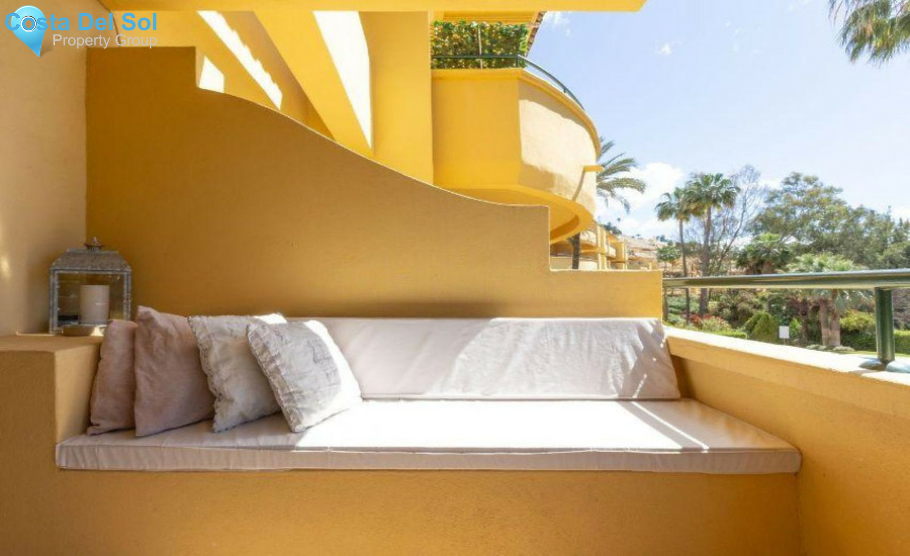 Middle Floor Apartment in Marbella-1536055