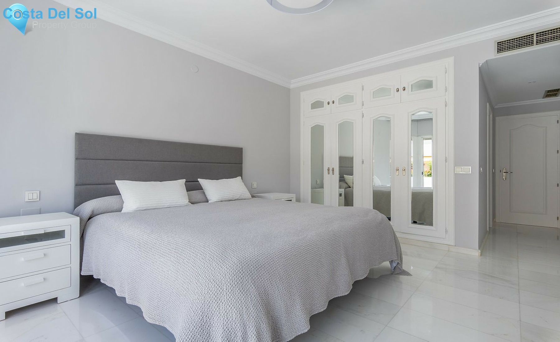 Middle Floor Apartment in Marbella-1540617