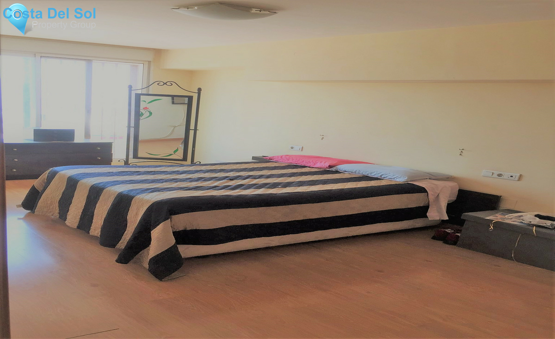 Middle Floor Apartment in Marbella-1543276