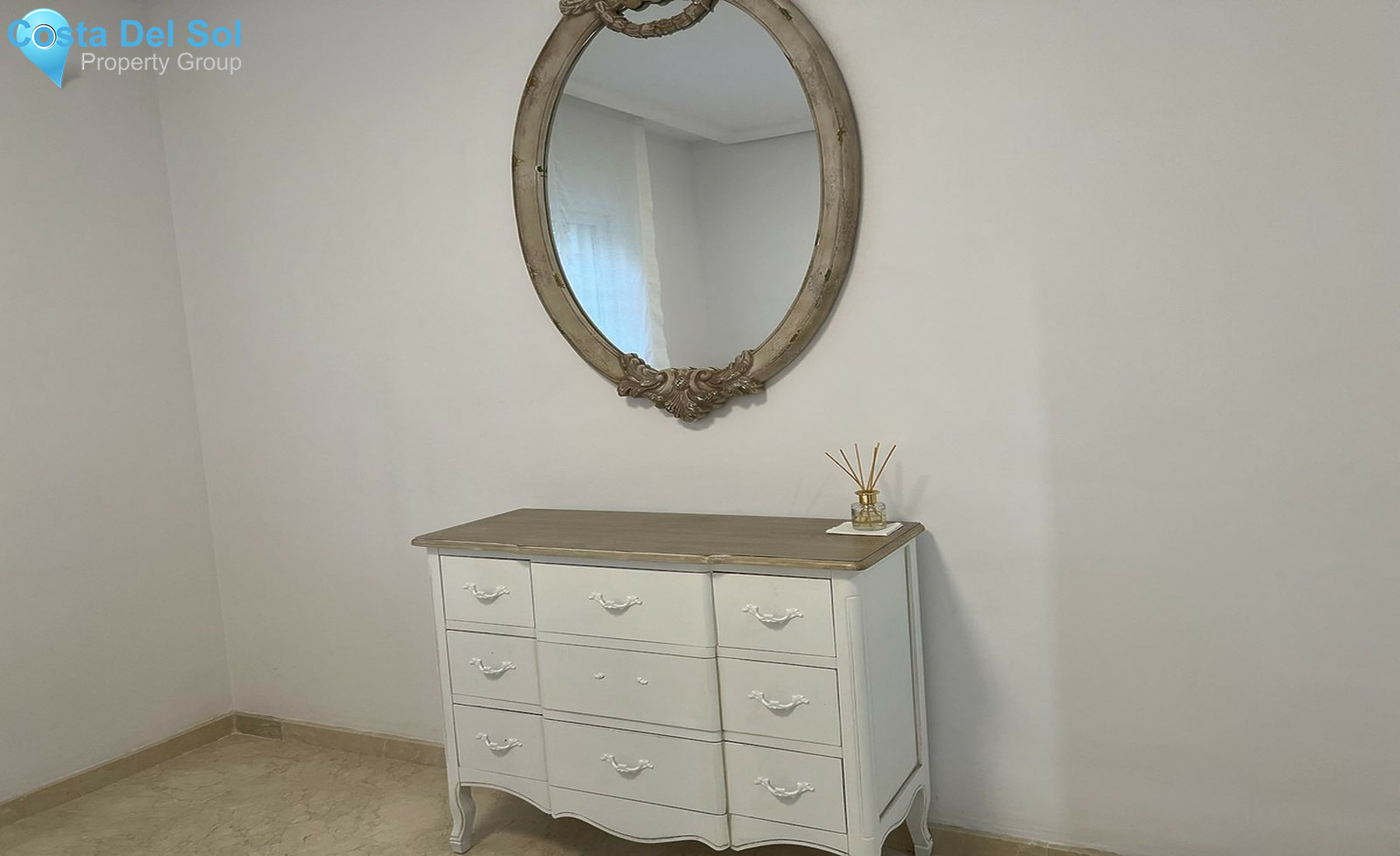 Middle Floor Apartment in Marbella-1557032