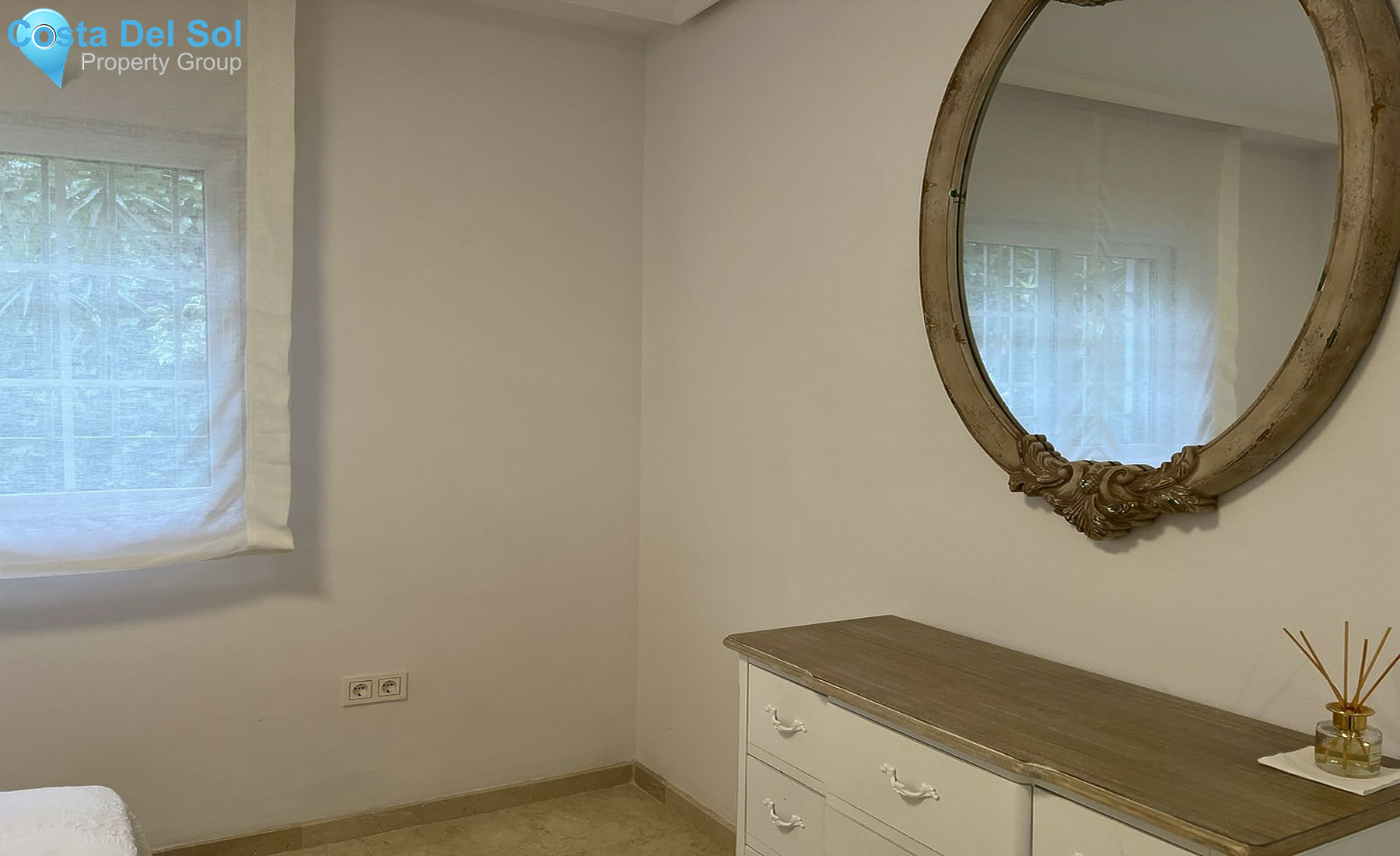 Middle Floor Apartment in Marbella-1557033