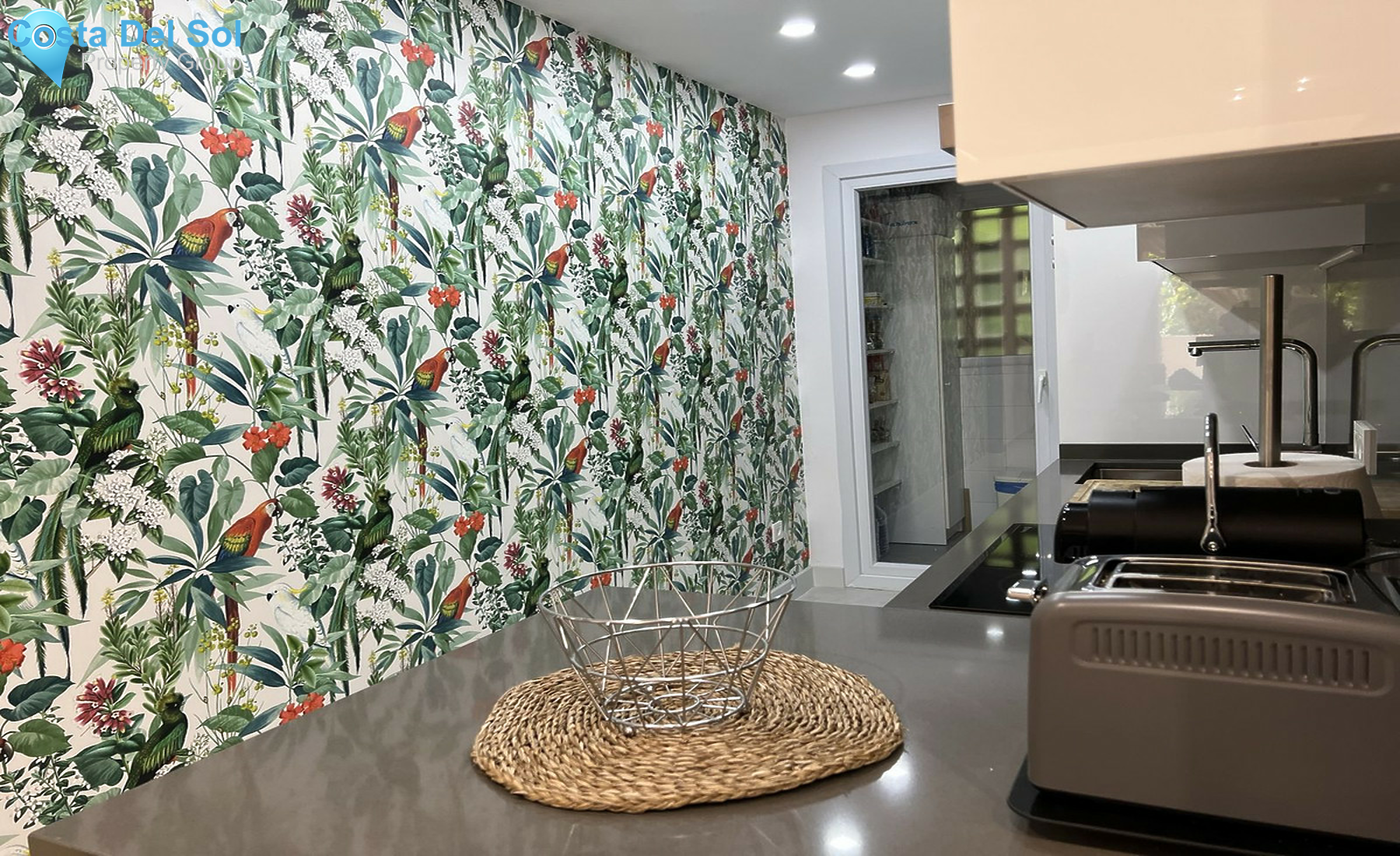 Middle Floor Apartment in Marbella-1557034