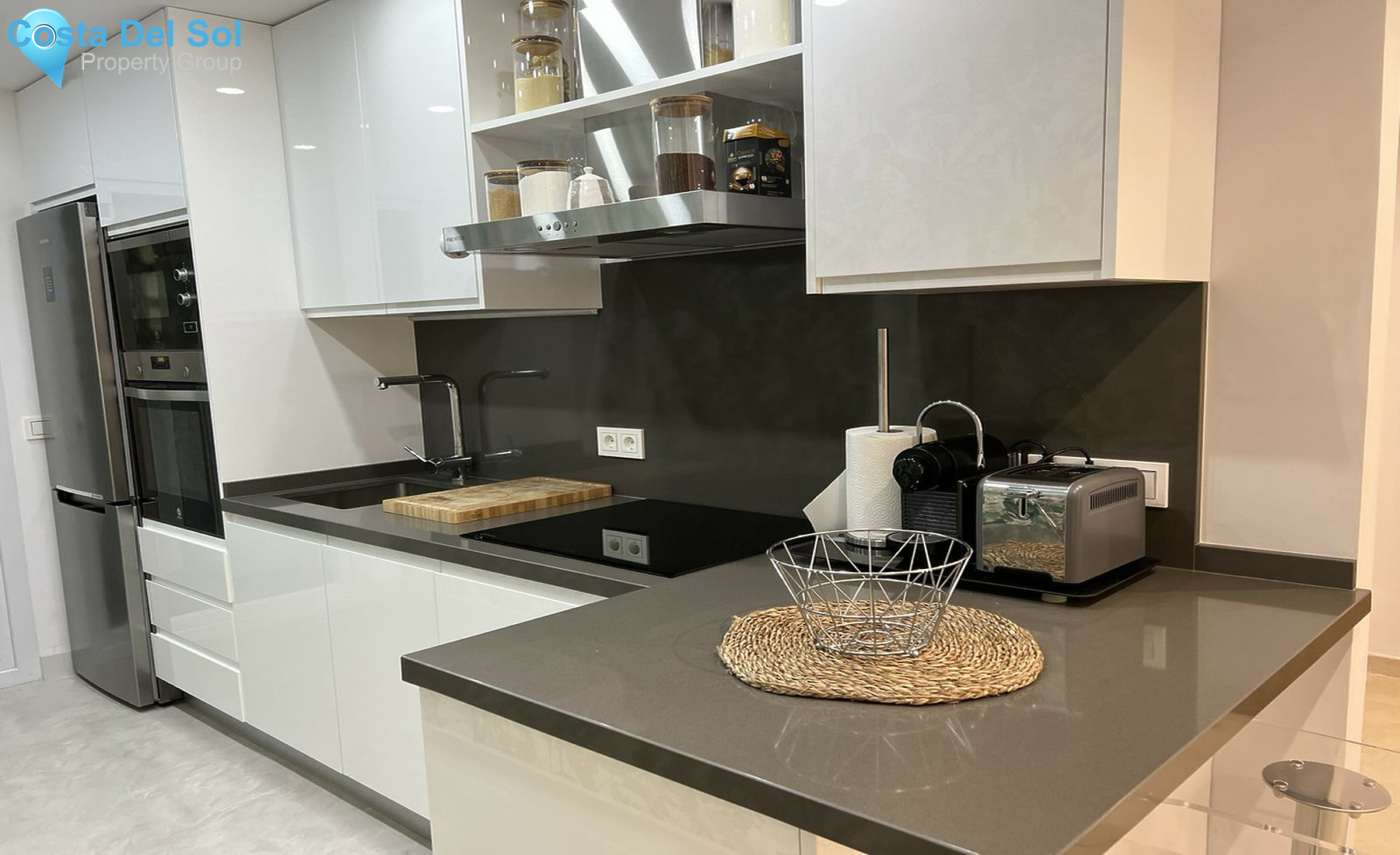 Middle Floor Apartment in Marbella-1557035