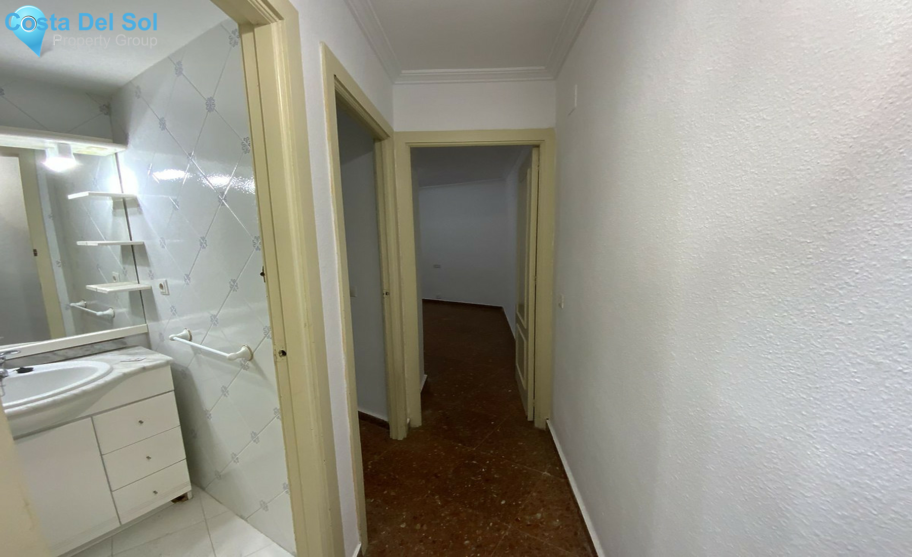 Middle Floor Apartment in Marbella-1557118