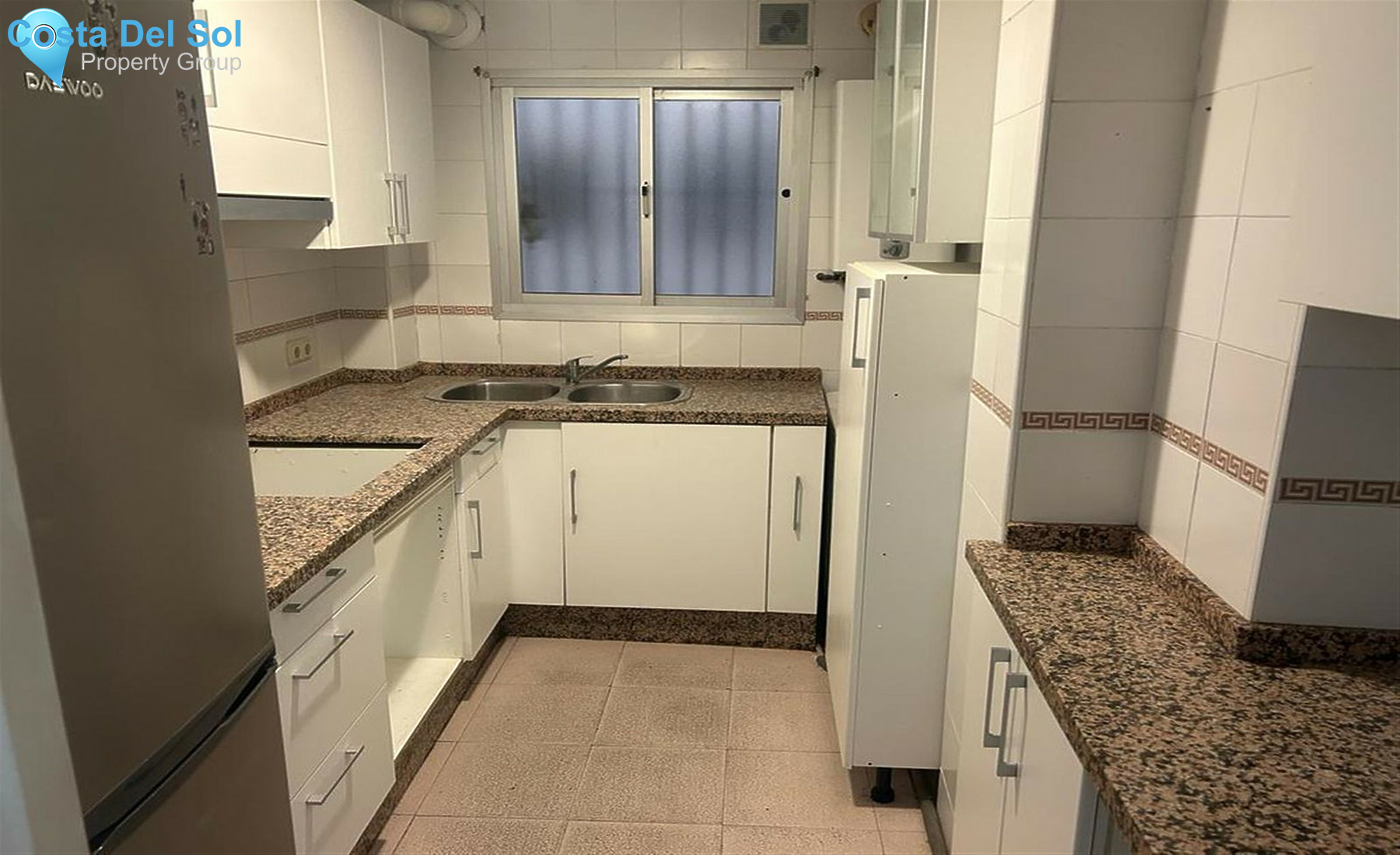 Middle Floor Apartment in Marbella-1558617