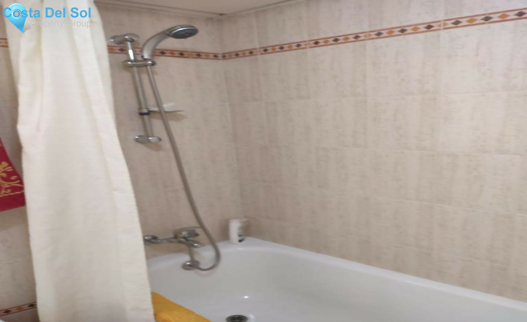Middle Floor Apartment in Marbella-1561392