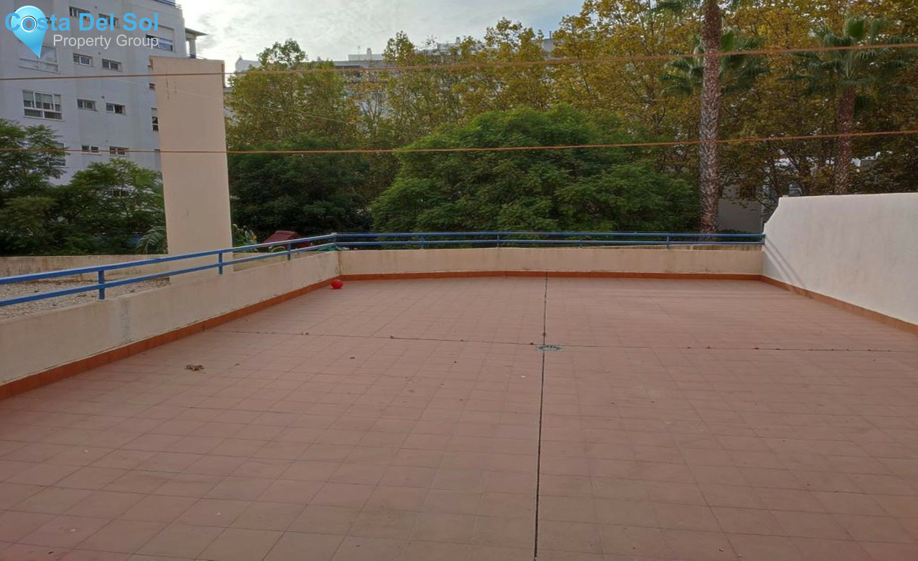 Middle Floor Apartment in Marbella-1561400