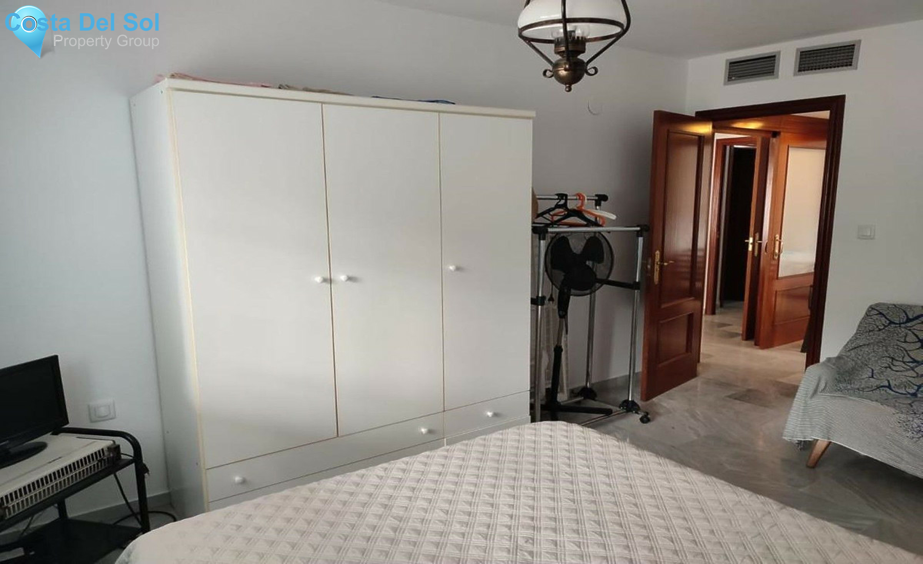 Middle Floor Apartment in Marbella-1561389
