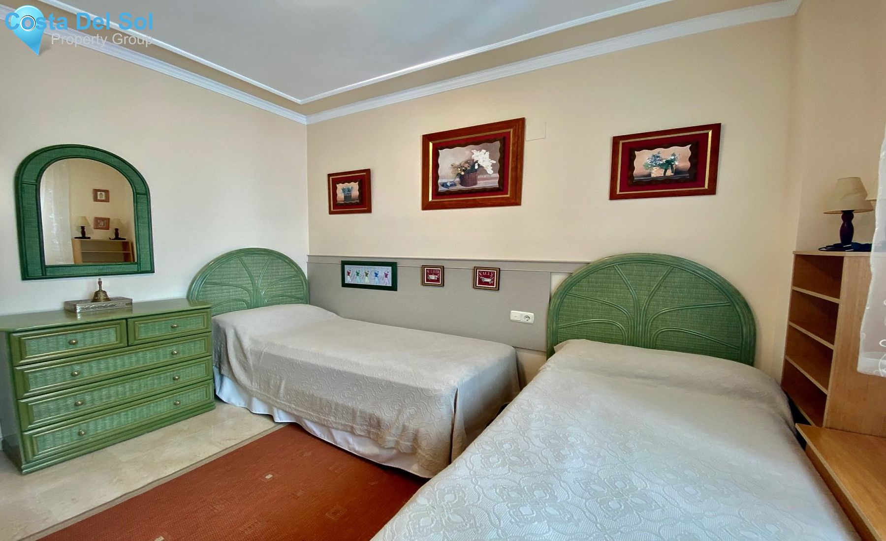 Middle Floor Apartment in Marbella-1166016