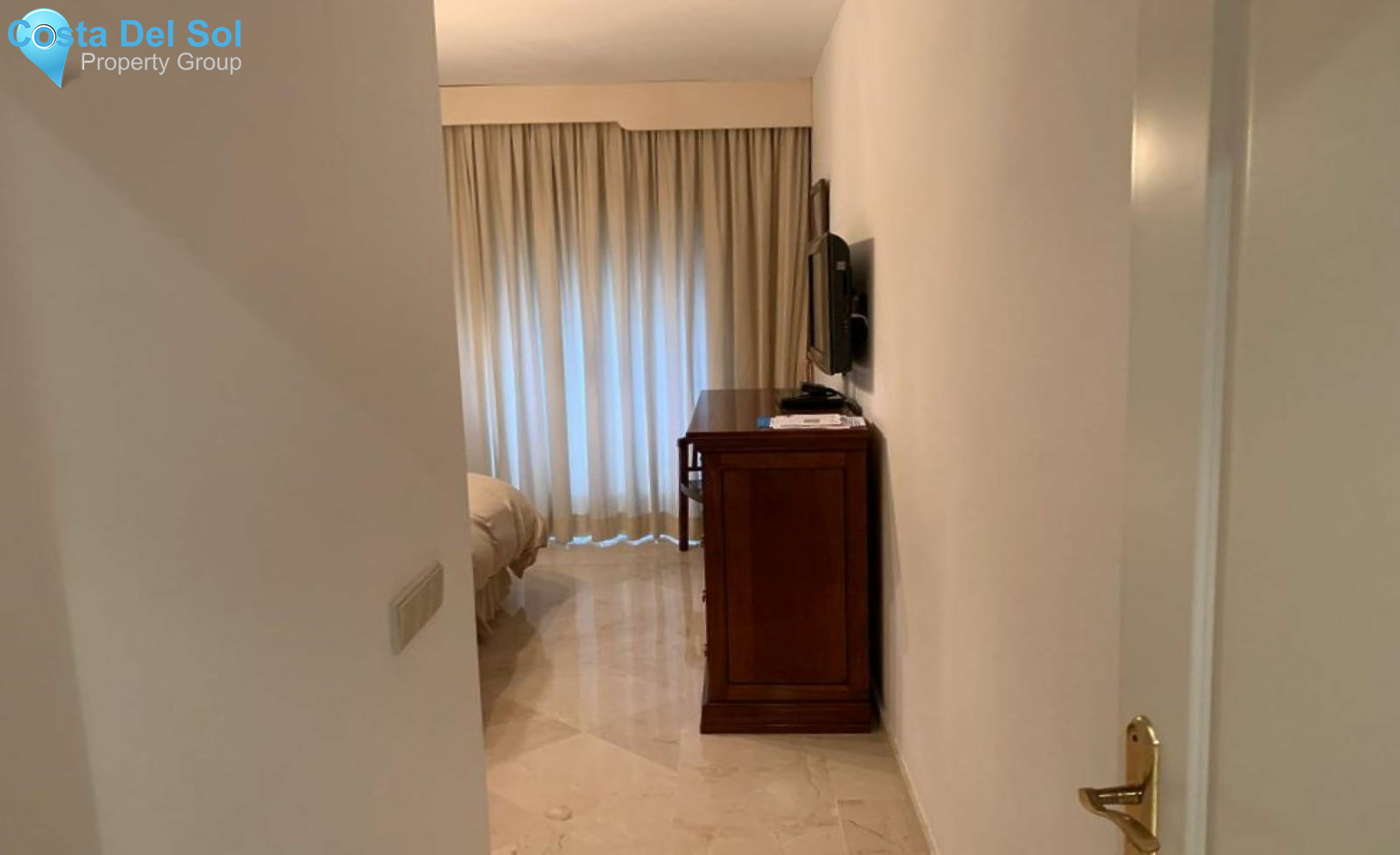 Middle Floor Apartment in Marbella-1224555