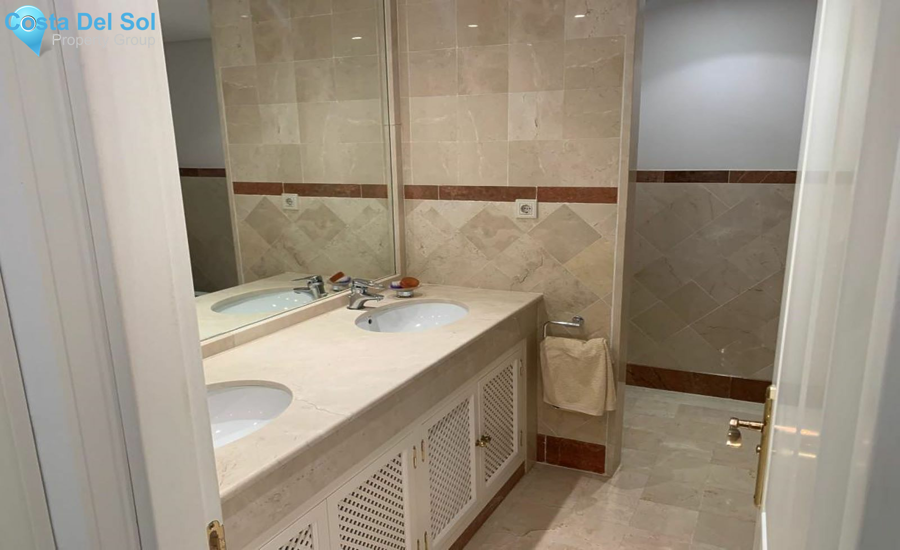Middle Floor Apartment in Marbella-1224557