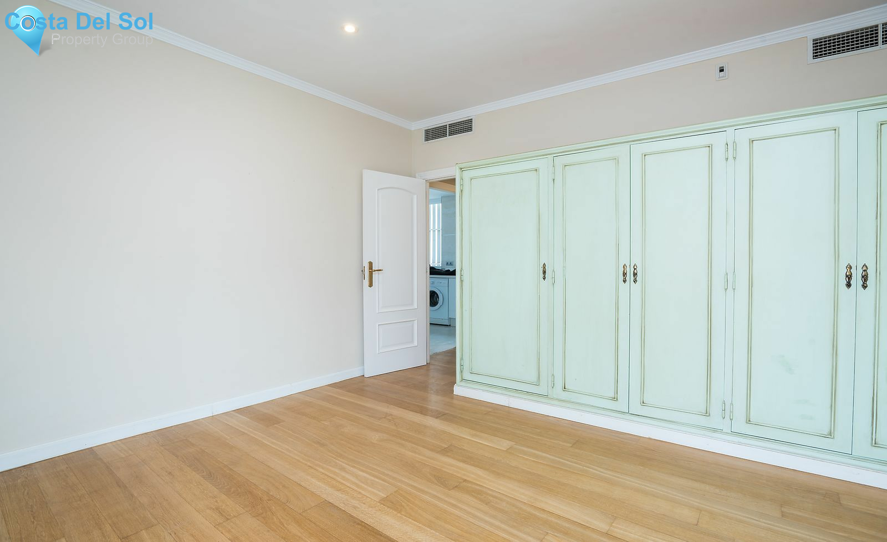 Middle Floor Apartment in Marbella-1392150